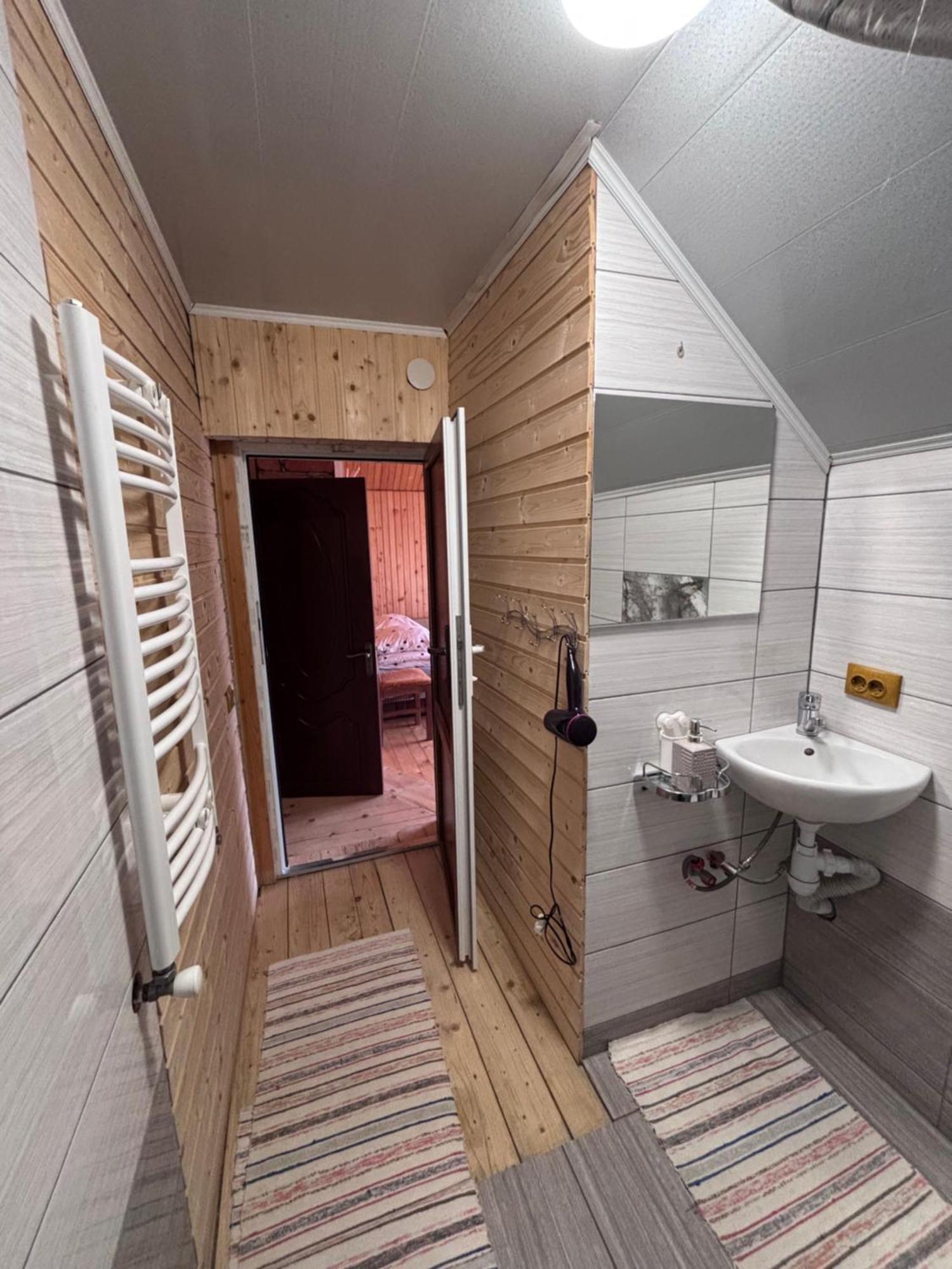Guest house Gostynna Rodyna Izki Extérieur photo